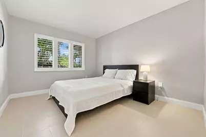 4230 NE 19th Avenue, Oakland Park, FL 33308 - Photo 23