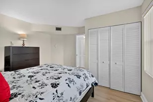 3871 Via Poinciana, Lake Worth, FL 33467 - Photo 5