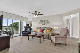 3871 Via Poinciana, Lake Worth, FL 33467 - Photo 15
