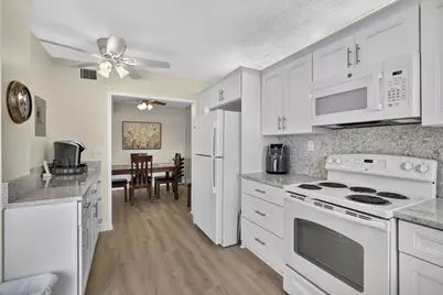 3871 Via Poinciana #407, Lake Worth, FL 33467 - Photo 27