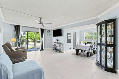 3590 Via Poinciana #216, Lake Worth, FL 33467 - Photo 3