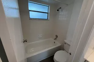 8105 NW 61st St, Tamarac, FL 33321 - Photo 13