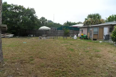 730 W Ilex Drive, Lake Park, FL 33403 - Photo 17