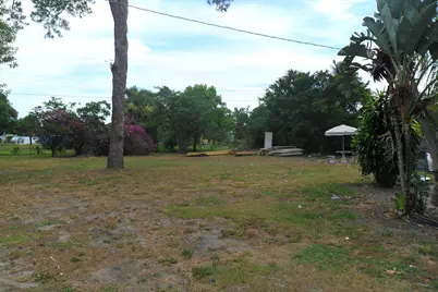 730 W Ilex Drive, Lake Park, FL 33403 - Photo 11