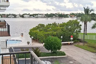 301 Croton Ave, Lantana, FL 33462 - Photo 1