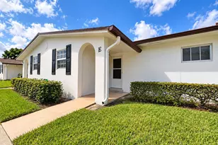 2920 Crosley Dr E, West Palm Beach, FL 33415 - Photo 9