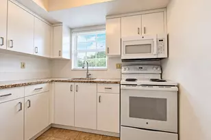 2920 Crosley Dr E, West Palm Beach, FL 33415 - Photo 3