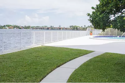 301 Croton Avenue #403, Lantana, FL 33462 - Photo 3