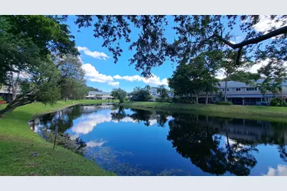 2226 Discovery Circle W, Deerfield Beach, FL 33442 - Photo 17