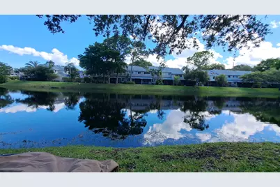 2226 Discovery Circle W, Deerfield Beach, FL 33442 - Photo 15