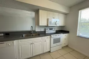 165 NW 96th Terrace, Pembroke Pines, FL 33024 - Photo 17
