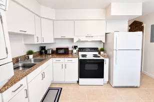 131 NE 19th Ave, Pompano Beach, FL 33060 - Photo 9