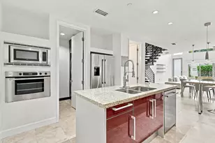 1703 NE 5th Ct, Fort Lauderdale, FL 33301 - Photo 9