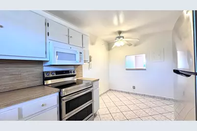 10207 Sunrise Lakes Boulevard #407, Sunrise, FL 33322 - Photo 9