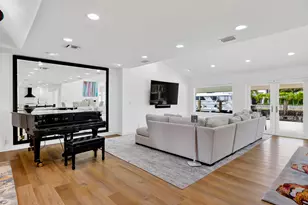 329 Isle of Capri Dr, Fort Lauderdale, FL 33301 - Photo 9