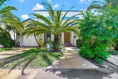 124 S Palmway, Lake Worth Beach, FL 33460 - Photo 1