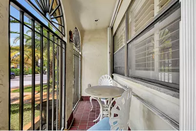 124 S Palmway, Lake Worth Beach, FL 33460 - Photo 5