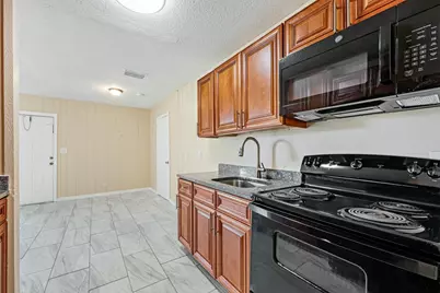 816 NE 22nd Street, Belle Glade, FL 33430 - Photo 9