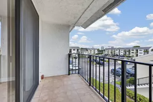 724 Executive Center Dr, West Palm Beach, FL 33401 - Photo 17