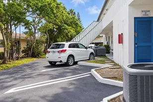 2401 NE 10th St, Pompano Beach, FL 33062 - Photo 23