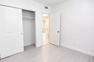 2401 NE 10th St, Pompano Beach, FL 33062 - Photo 21