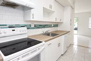 2401 NE 10th St, Pompano Beach, FL 33062 - Photo 9