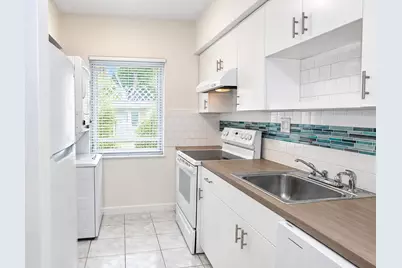 2401 NE 10th Street #2, Pompano Beach, FL 33062 - Photo 5