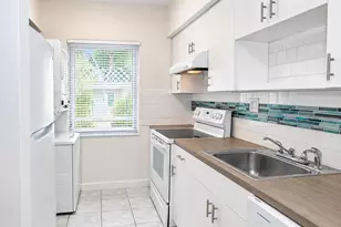 2401 NE 10th St, Pompano Beach, FL 33062 - Photo 5