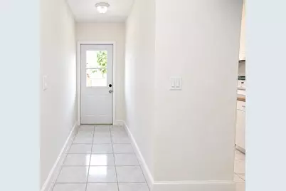 2401 NE 10th Street #2, Pompano Beach, FL 33062 - Photo 11