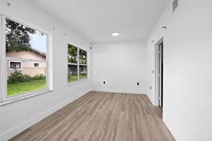 28 NE 165th St, Miami, FL 33162 - Photo 11
