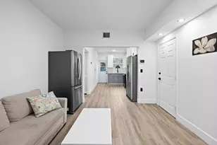 28 NE 165th St, Miami, FL 33162 - Photo 23
