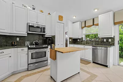 7021 Falls Road E, Boynton Beach, FL 33437 - Photo 9