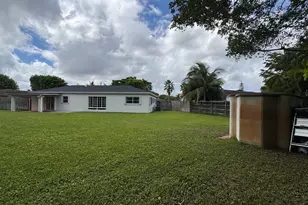 8306 NW 74th Terrace, Tamarac, FL 33321 - Photo 31