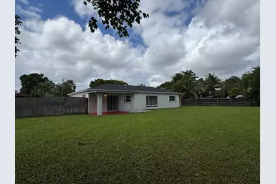 8306 NW 74th Terrace, Tamarac, FL 33321 - Photo 35