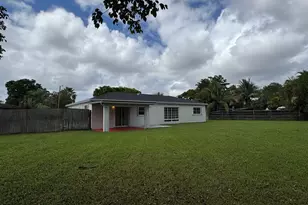 8306 NW 74th Terrace, Tamarac, FL 33321 - Photo 35