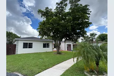 8306 NW 74th Terrace, Tamarac, FL 33321 - Photo 3