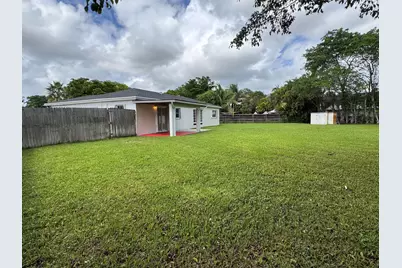 8306 NW 74th Terrace, Tamarac, FL 33321 - Photo 37