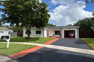 8306 NW 74th Terrace, Tamarac, FL 33321 - Photo 1