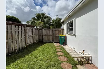 8306 NW 74th Terrace, Tamarac, FL 33321 - Photo 29