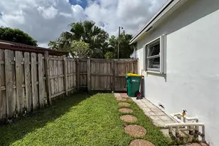 8306 NW 74th Terrace, Tamarac, FL 33321 - Photo 29