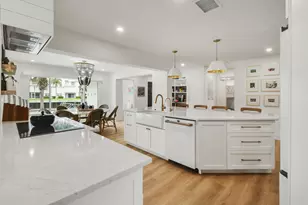 1091 Singer Dr, Singer Island, FL 33404 - Photo 13
