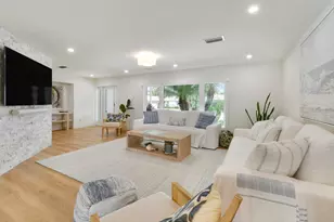 1091 Singer Dr, Singer Island, FL 33404 - Photo 5