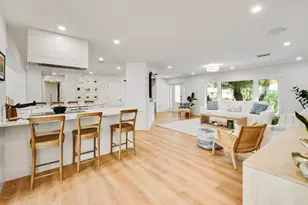 1091 Singer Dr, Singer Island, FL 33404 - Photo 17
