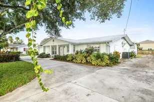 3324 Sunrise Blvd, Fort Pierce, FL 34982 - Photo 3