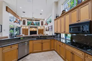 106 Pembroke Dr, Palm Beach Gardens, FL 33418 - Photo 11