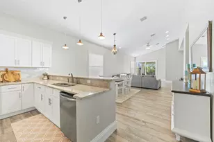 962 SW 27th St, Palm City, FL 34990 - Photo 5