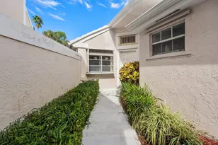 12 Elgin Ln, Palm Beach Gardens, FL 33418 - Photo 5