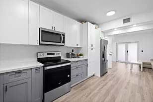 28 NE 165th St, Miami, FL 33162 - Photo 19