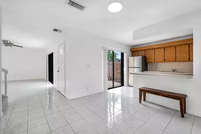 124 Lake Arbor Drive, Palm Springs, FL 33461 - Photo 11