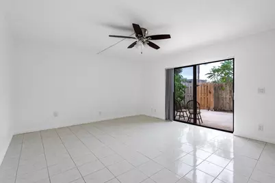 124 Lake Arbor Drive, Palm Springs, FL 33461 - Photo 7